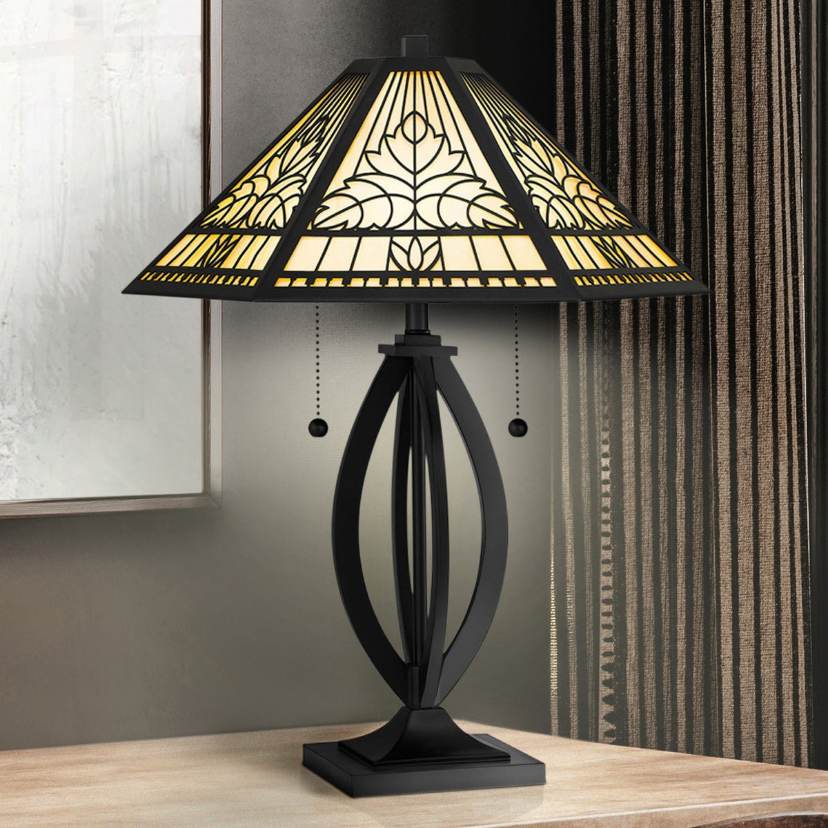UQL7030 Winchelsea Tiffany Table Lamp with Cottagecore Style