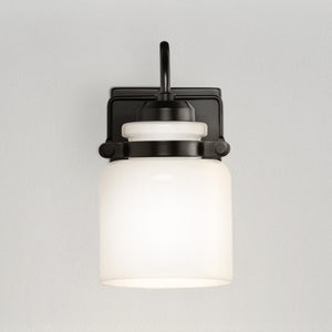 Urban Ambiance - Bath Light - UHP4542 Transitional Indoor Bath Light, 9''H x 7