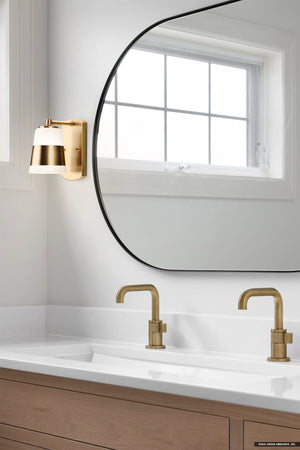 Urban Ambiance - Bath Light - UHP4641 Modern Indoor Bath Light, 7 - 7/8''H x 6 - 3/4
