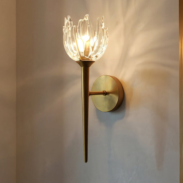 UQL6472 Traditional Indoor Wall Sconce, 18.50''H x 6.00''W x 7.50''Dep, Brushed Gold Finish, Moline Collection