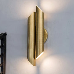 Urban Ambiance - Wall Sconce - UQL6982 Modern Indoor Wall Sconce, 18.25''H x 6.25''W x 3.75''Dep, Brushed Gold Finish, Ulverton Collection - 