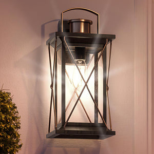 A luxury Colonial Outdoor Wall Light, 19