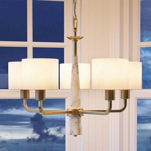 UHP2631 Cosmopolitan Chandelier, 21-1/2"H x 27"W, Palladian Gold Finish, Oxford Collection