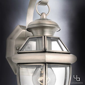 A beautiful UQL1141 Colonial Outdoor Wall Light, 11.5