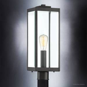 A beautiful and unique urban lamp from the Quincy Collection, the UQL1333 Farmhouse Outdoor Post/Pier Light features a black finish and clear glass bulb.
