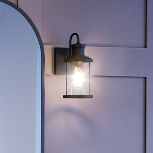 A gorgeous lighting fixture, the UEX2593 Americana Wall Sconce from the Torrington Collection by Urban Ambiance combines luxury with a Matte Black & Olde Brass finish and